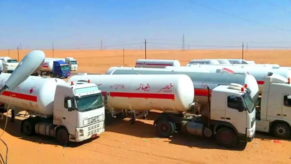 أزمة تموينية في النفط والغاز تهدد مأرب وعدن بعد قيام مسلحون بإغلاق طريق منشأة صافر