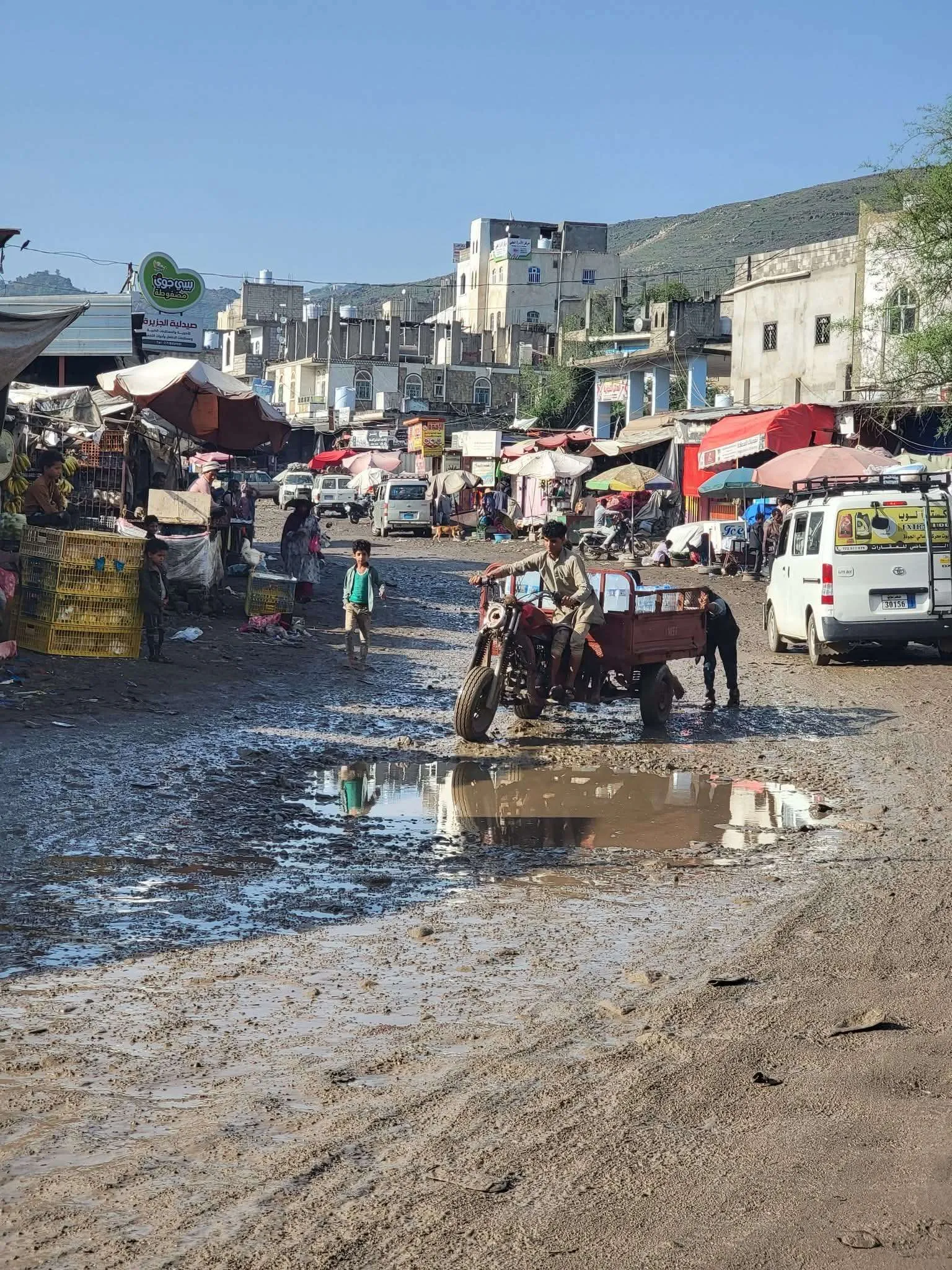 مطالبات بإعادة تأهيل طريق سوق شهير في جبل حبشي