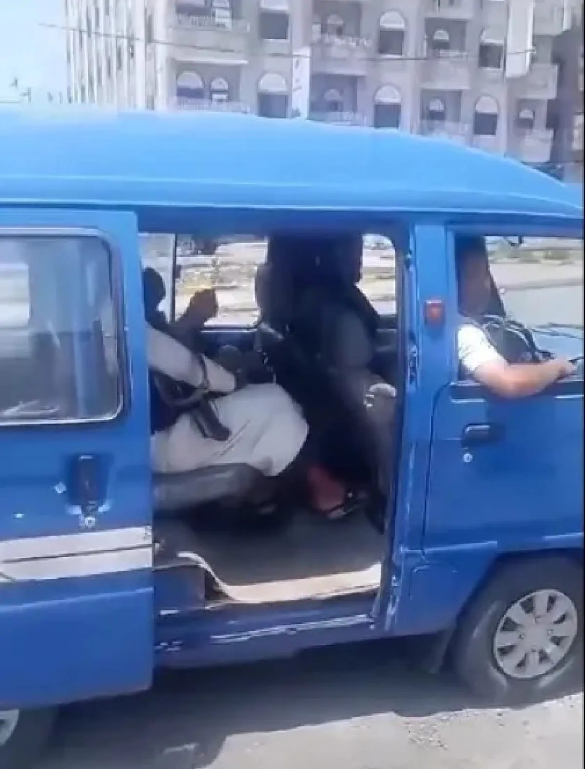  تعز: نجاة مديرة مدرسة من محاولة اختطاف.. والمفاجأة في هوية المنفذ  