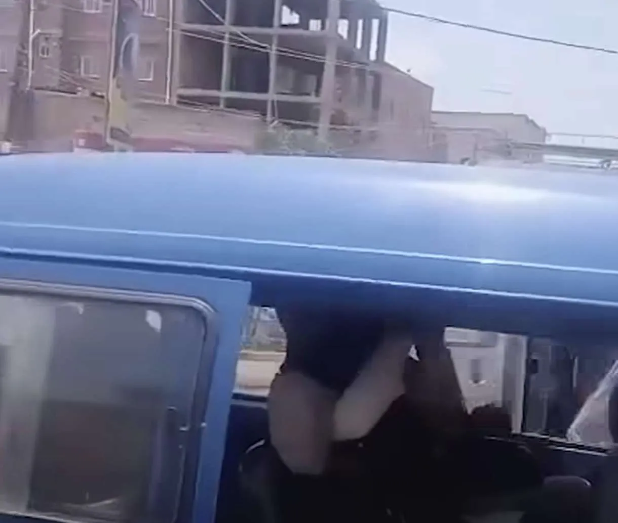 تطور خطير مسلحين يحاولون اختطاف مديرة مدرسة
