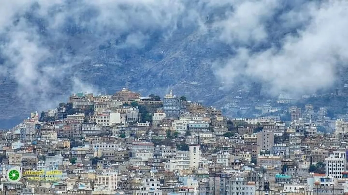إب.. مليشيا الحوثي تنصب كاميرات في أحياء المدينة القديمة لتقييد ومراقبة حركة السكان