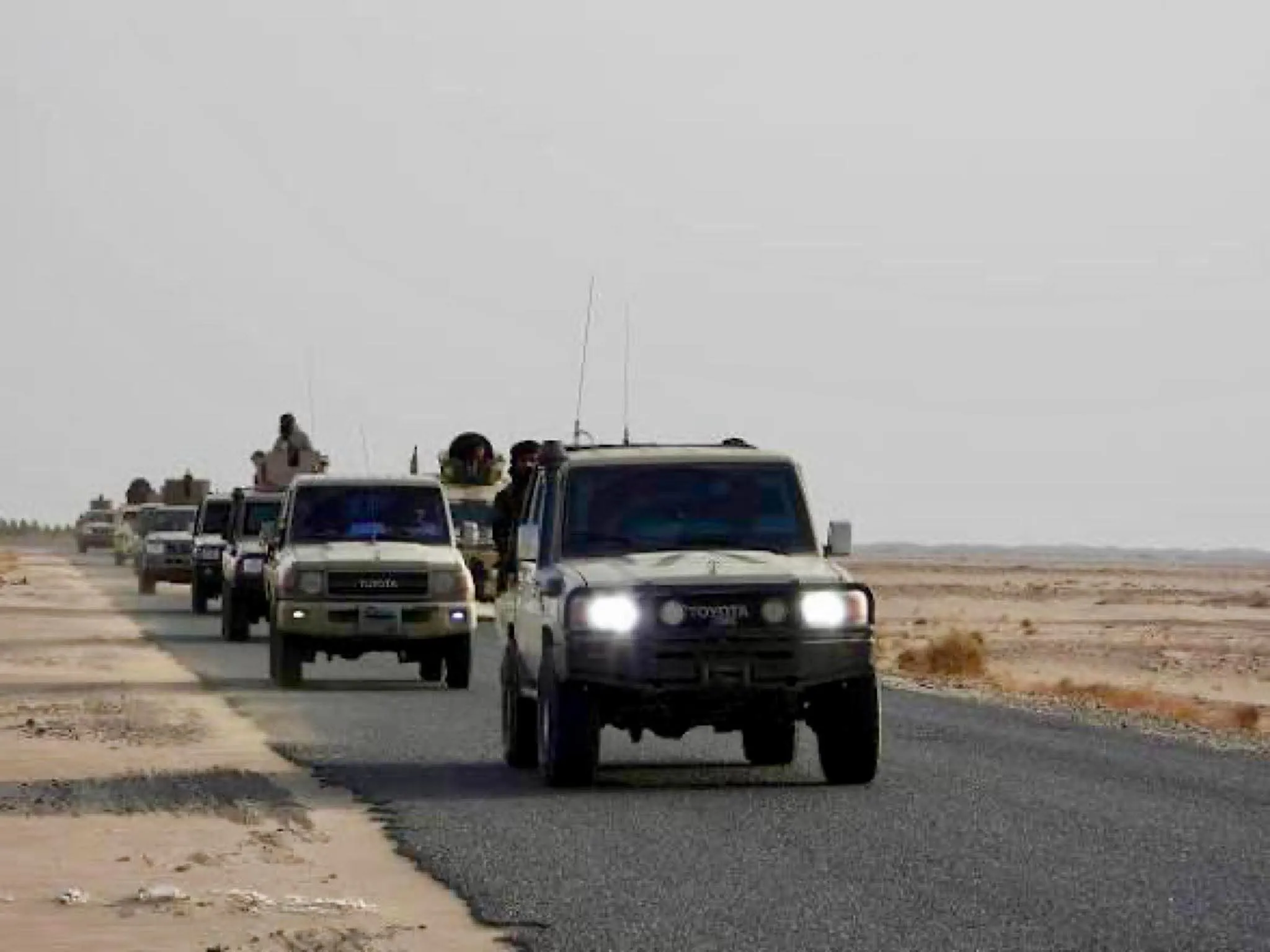 أبوزرعة يوجّه بحملة أمنية واسعة لإزالة نقاط الجبايات غير القانونية في لحج