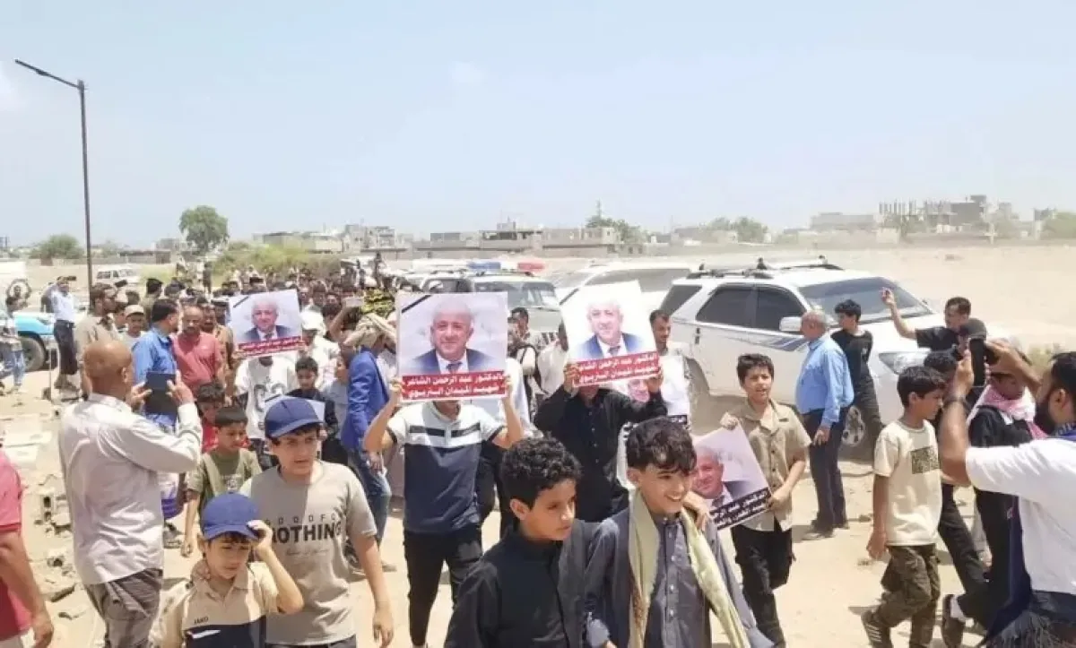 تشييع مهيب للدكتور عبدالرحمن الشاعر في عدن وسط مطالبات بتحقيق العدالة