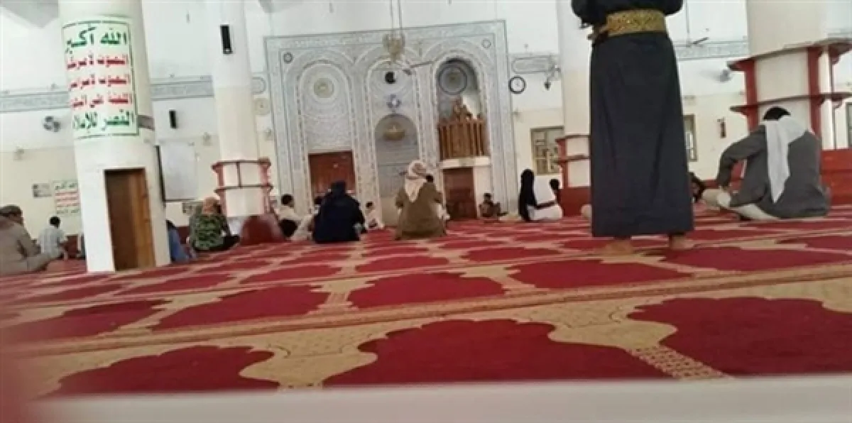 إب.. مليشيا الحوثي الإرهابية تواصل إقصاء خطباء المساجد وفرض آخرين موالين لها
