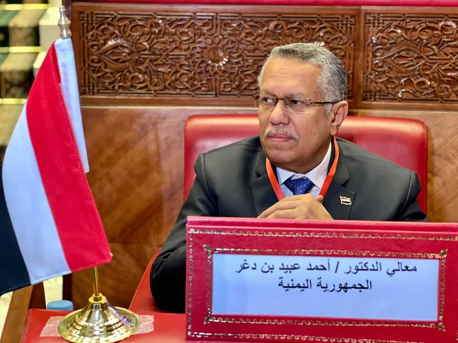 بن دغر يعزي في وفاة اللواء عبدالعزيز البيلي
