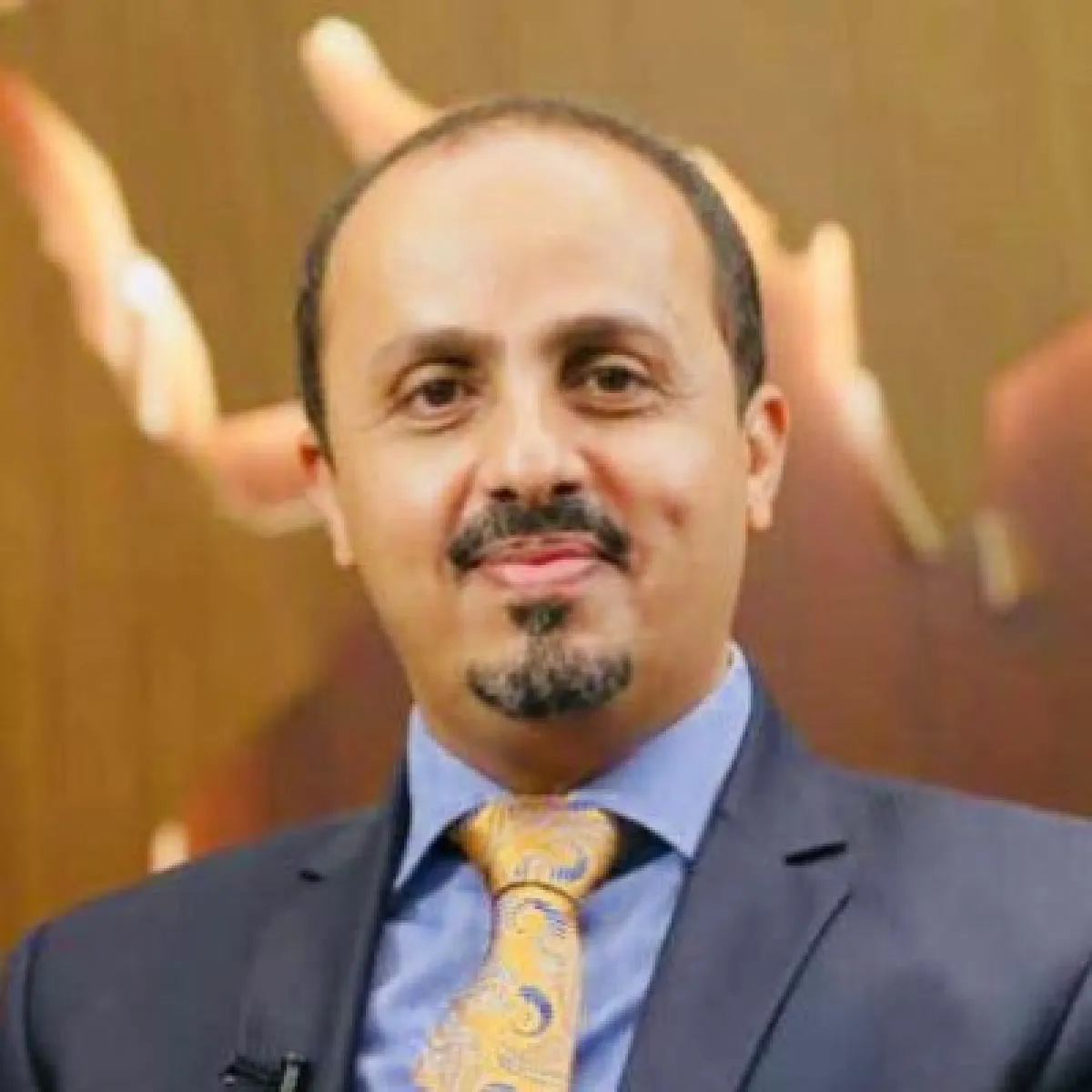 الإرياني: بيع أصول البنوك بمناطق الحوثيين باطل والمتورطون تحت طائلة العقوبات
