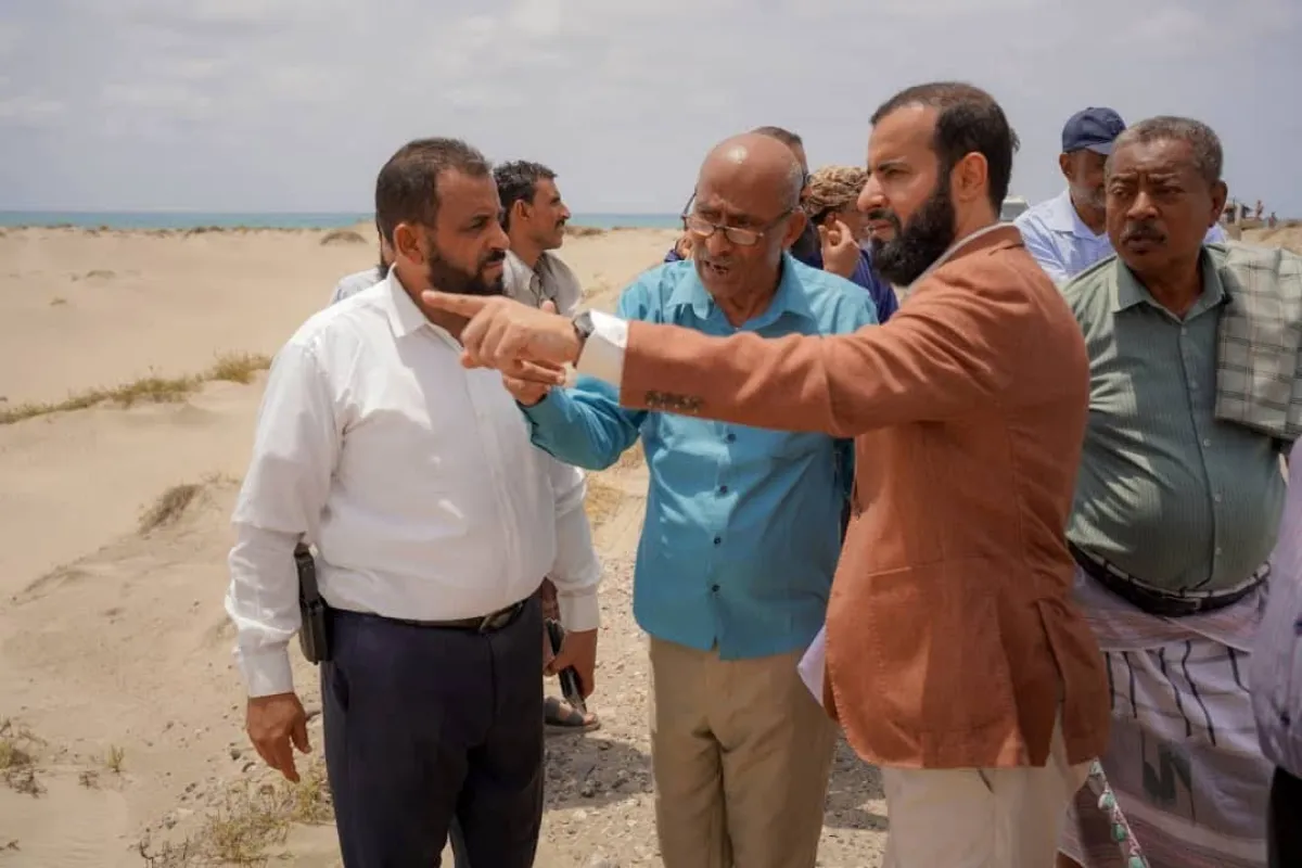 محافظ أبين "الرباش" يؤكد حماية أراضي الجمعيات السكنية الخاصة بموظفي الدولة من أي تعديات