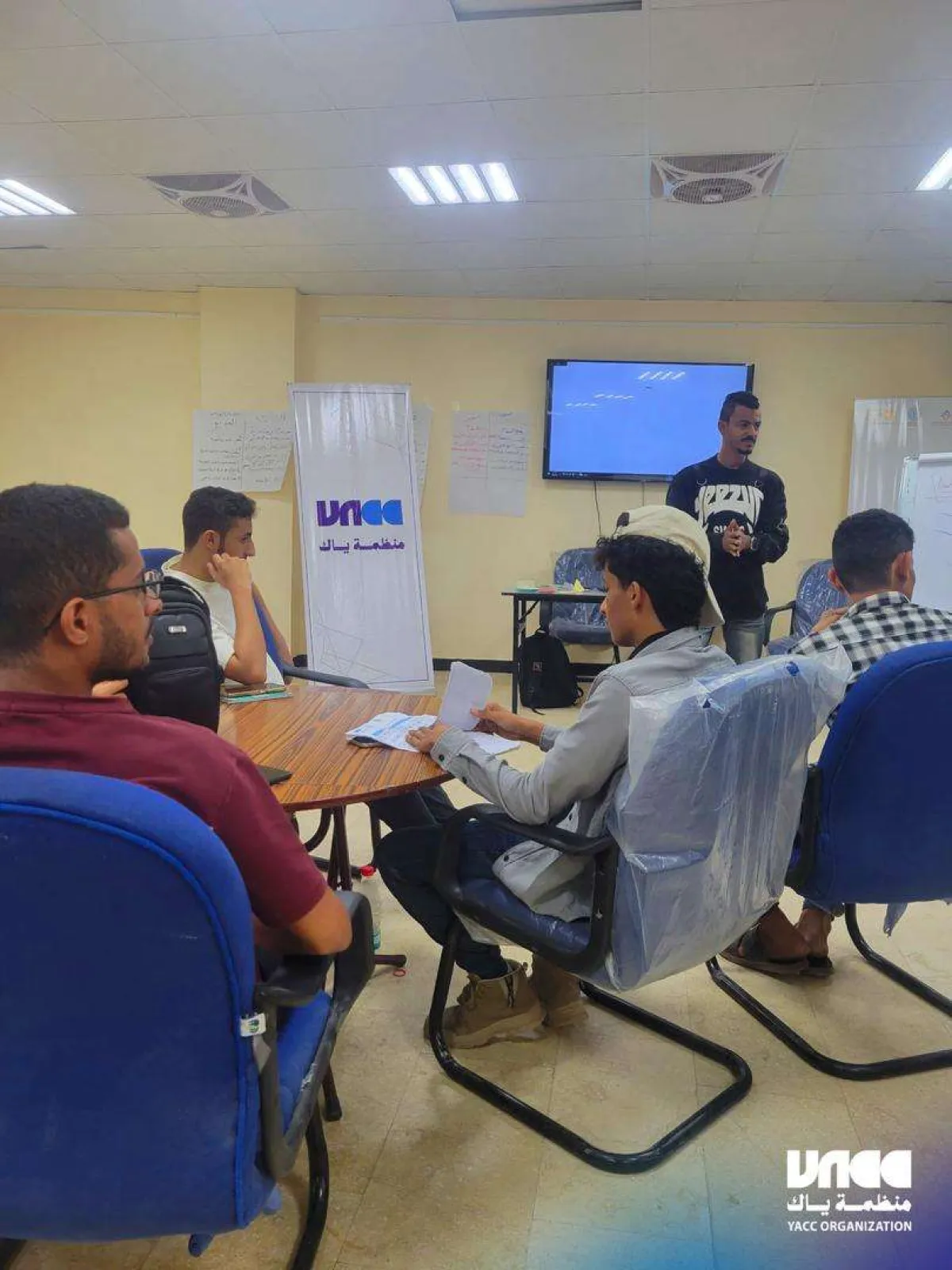 برعاية منظمة ياك.. تواصل برنامج تمكين الشباب في القيادة والعمل المؤسسي بعدن