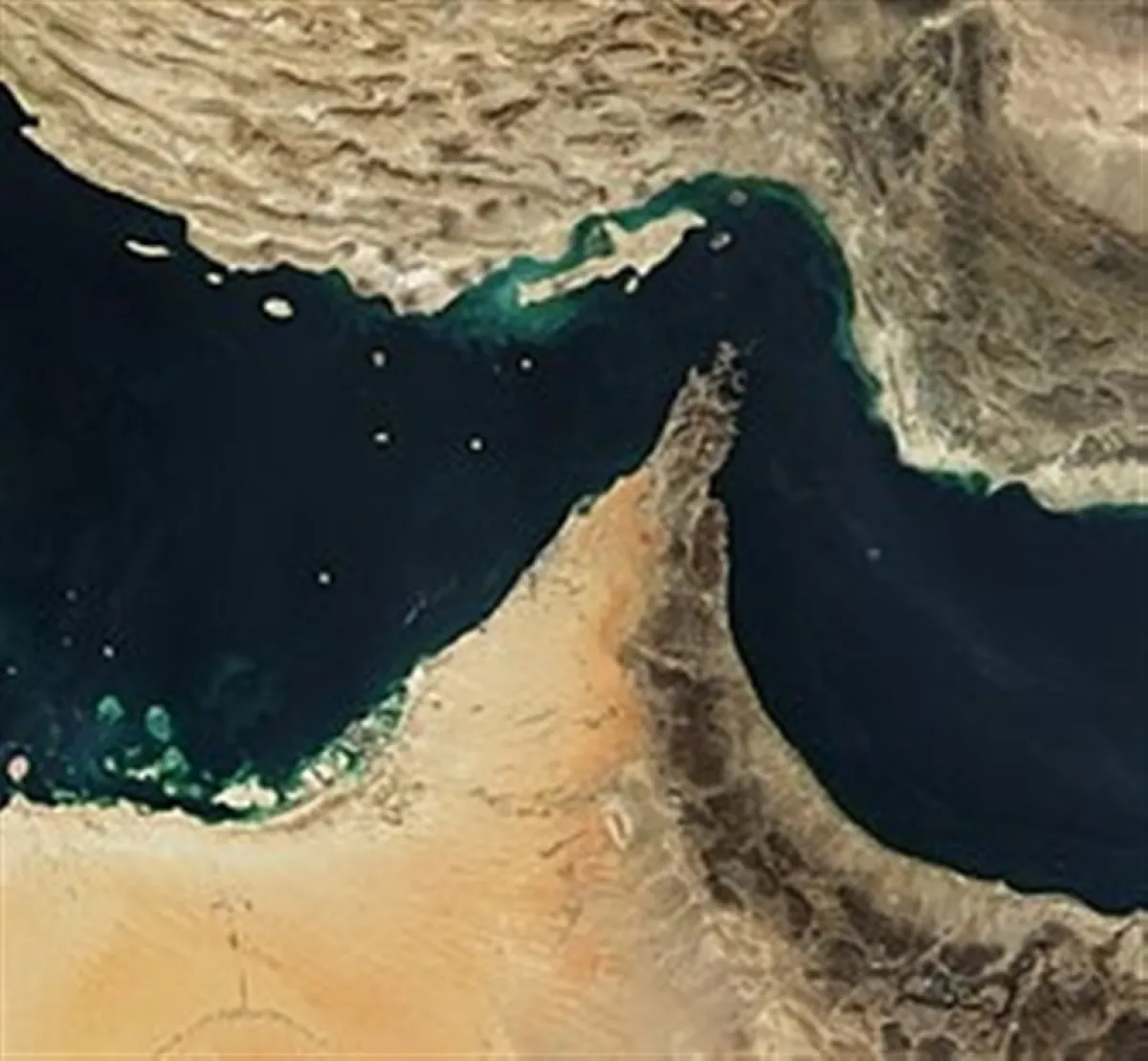 ماكرون: فرنسا وبريطانيا تقودان جهوداً دولية لتأمين الملاحة في مضيق هرمز