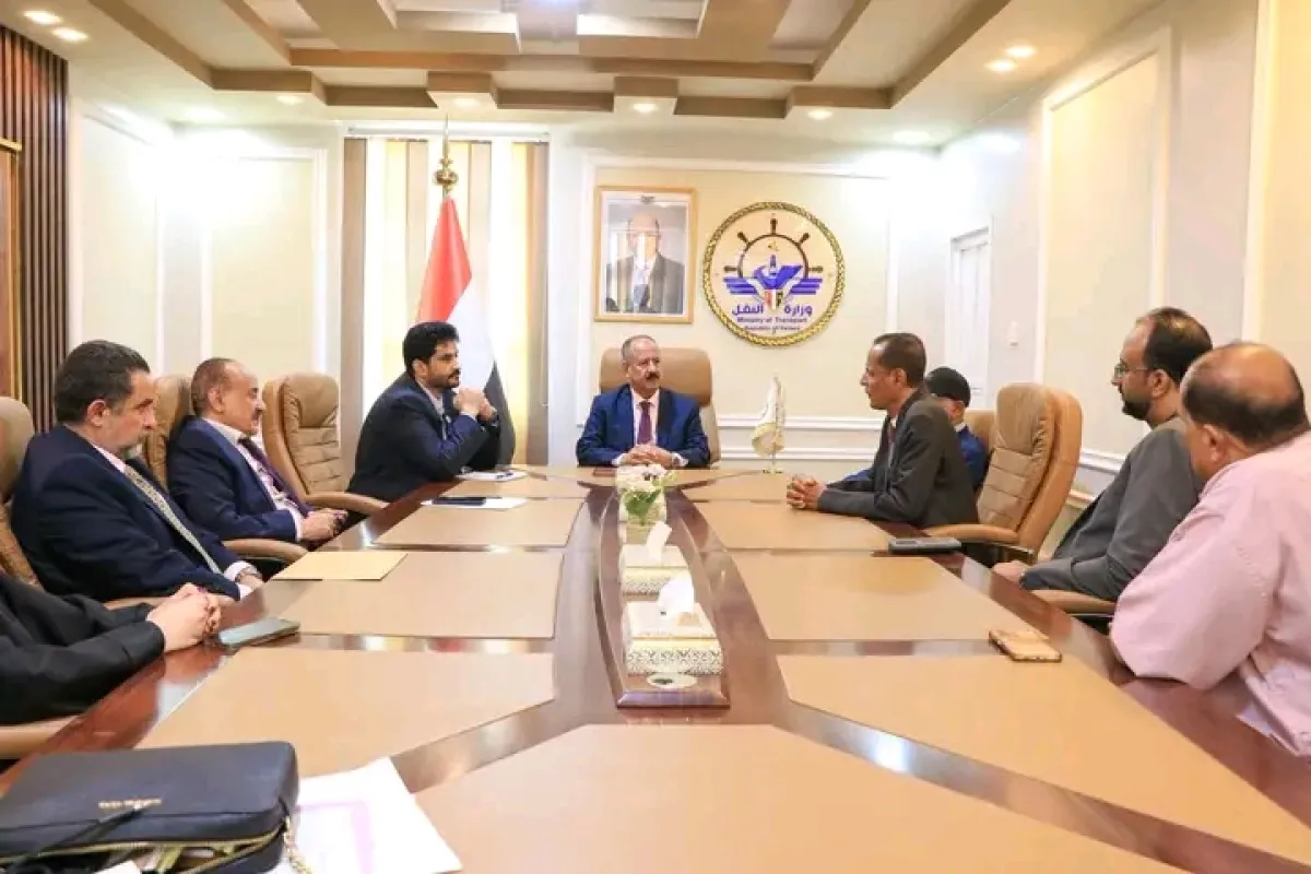 وزير النقل اليمني يعين مدير مطار الريان السابق في المكلا مديرًا لمطار مأرب