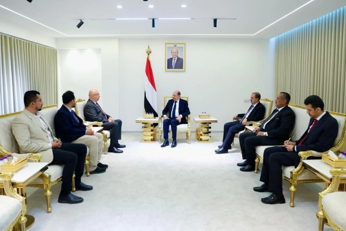 رئيس الوزراء وزير الخارجية يستقبل في عدن وفد منظمة اليونسكو