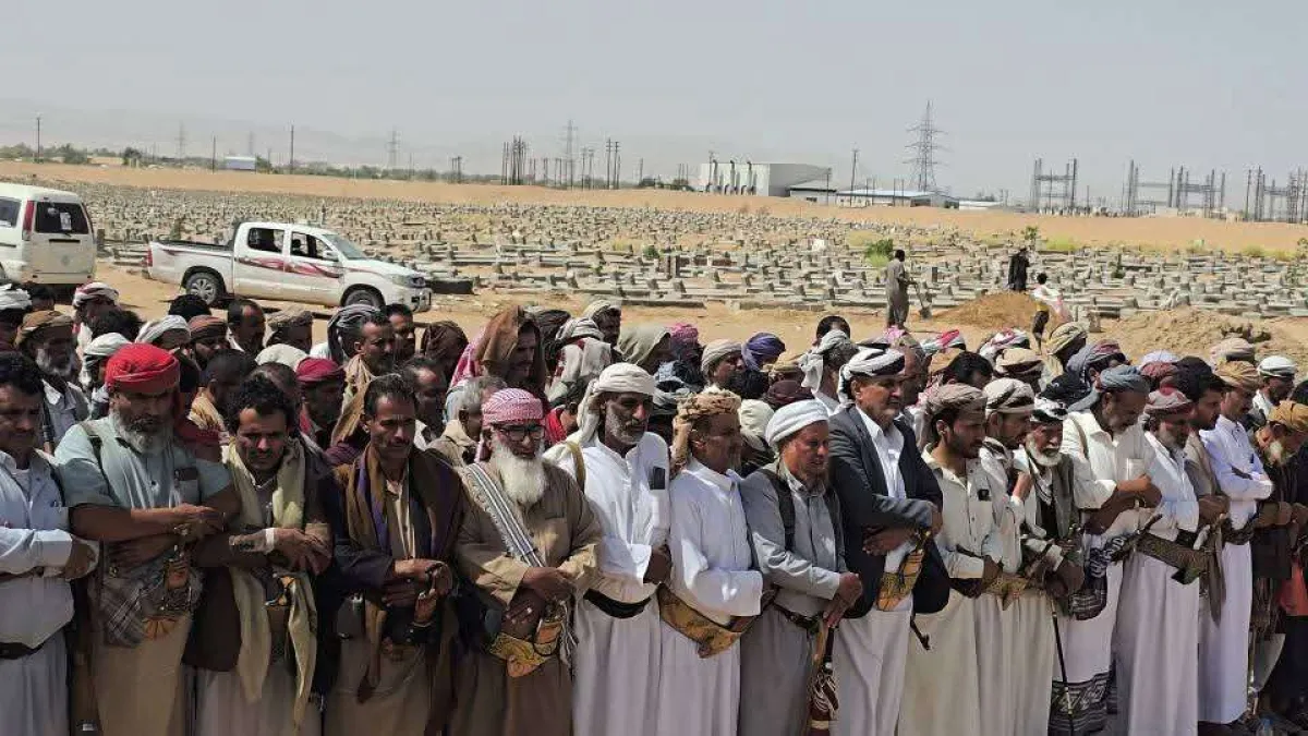 بالصور .. تشييع جثمان الشيخ عبدالله كريش المرادي في مأرب