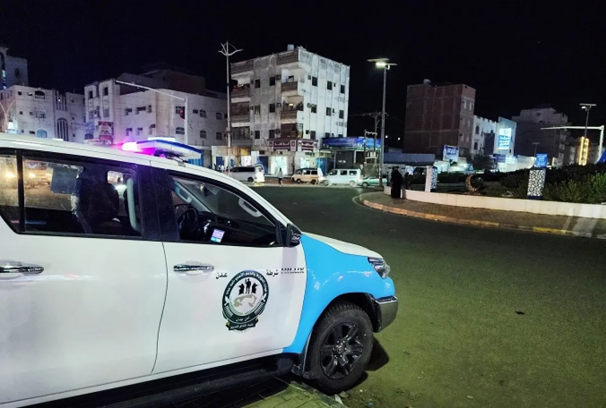 الداخلية تعلن ضبط متهمين بقضايا جنائية في عدن وتوقيف مطلوب بقضية قتل في المهرة
