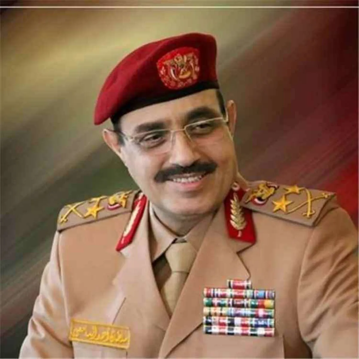 عقب اغلاق مكتبه.. السامعي يكشف منعه من استقبال المواطنين بصنعاء ويتساءل: من هي “الجهات العليا”؟