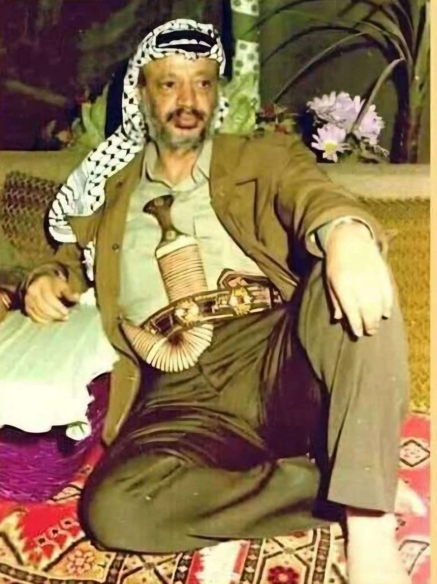 خالد الرويشان يفجرها بشان منزل ابنة صدام حسين ويدعو للخروج من منزل هذا الرئيس فورا في صنعاء