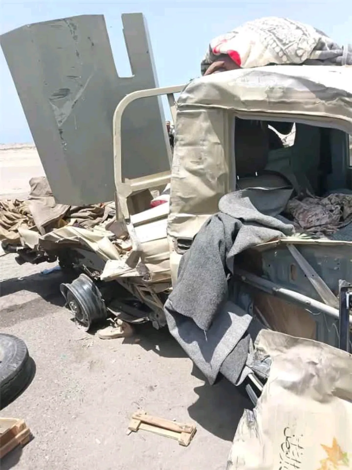 حادث مأساوي في العَلَم.. وفاة ثلاثة جنود من قوات درع الوطن وإصابات متعددة