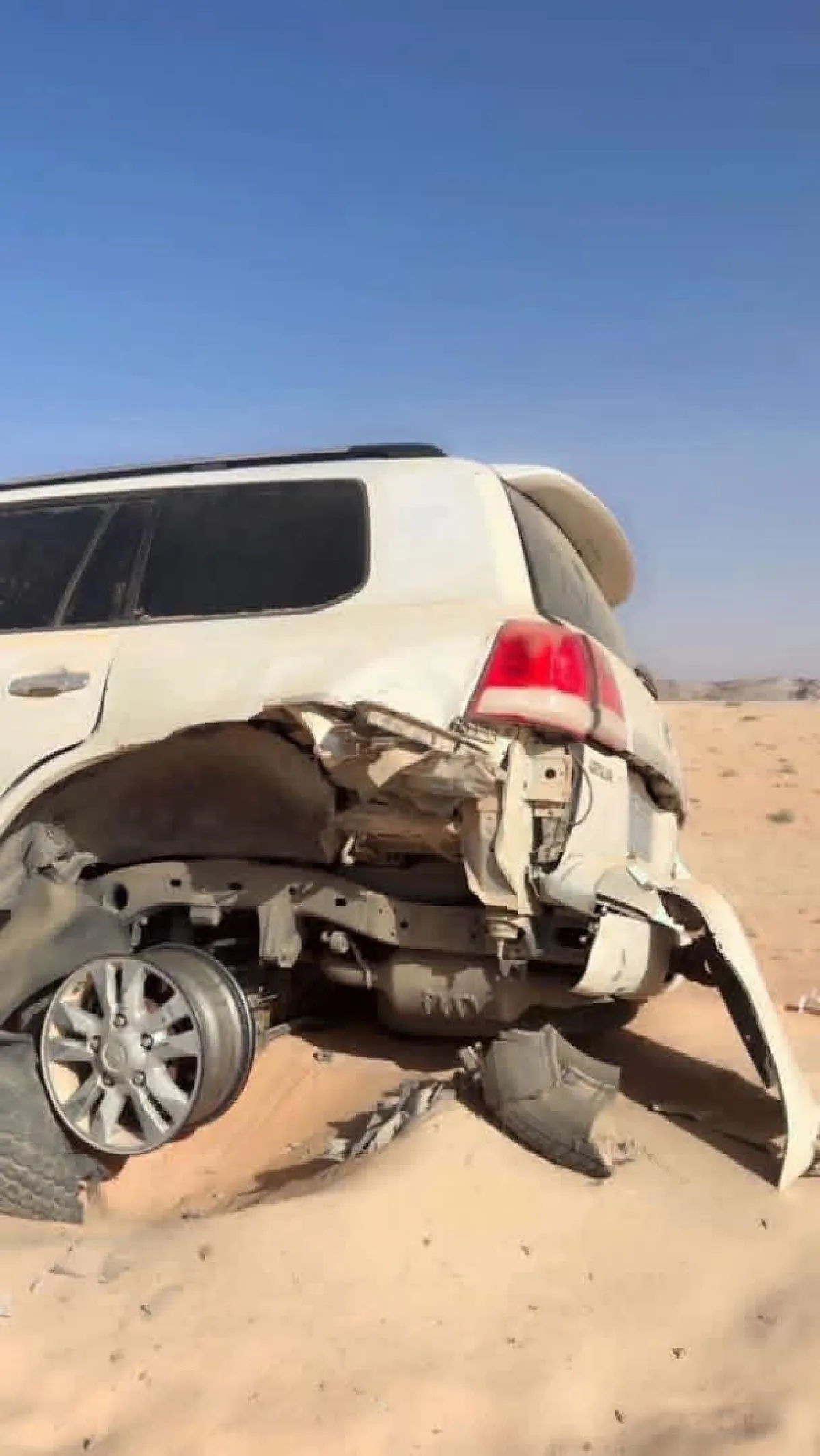 الجوف.. انفجار لغم حوثي يستهدف سيارة نجل شيخ قبلي بارز
