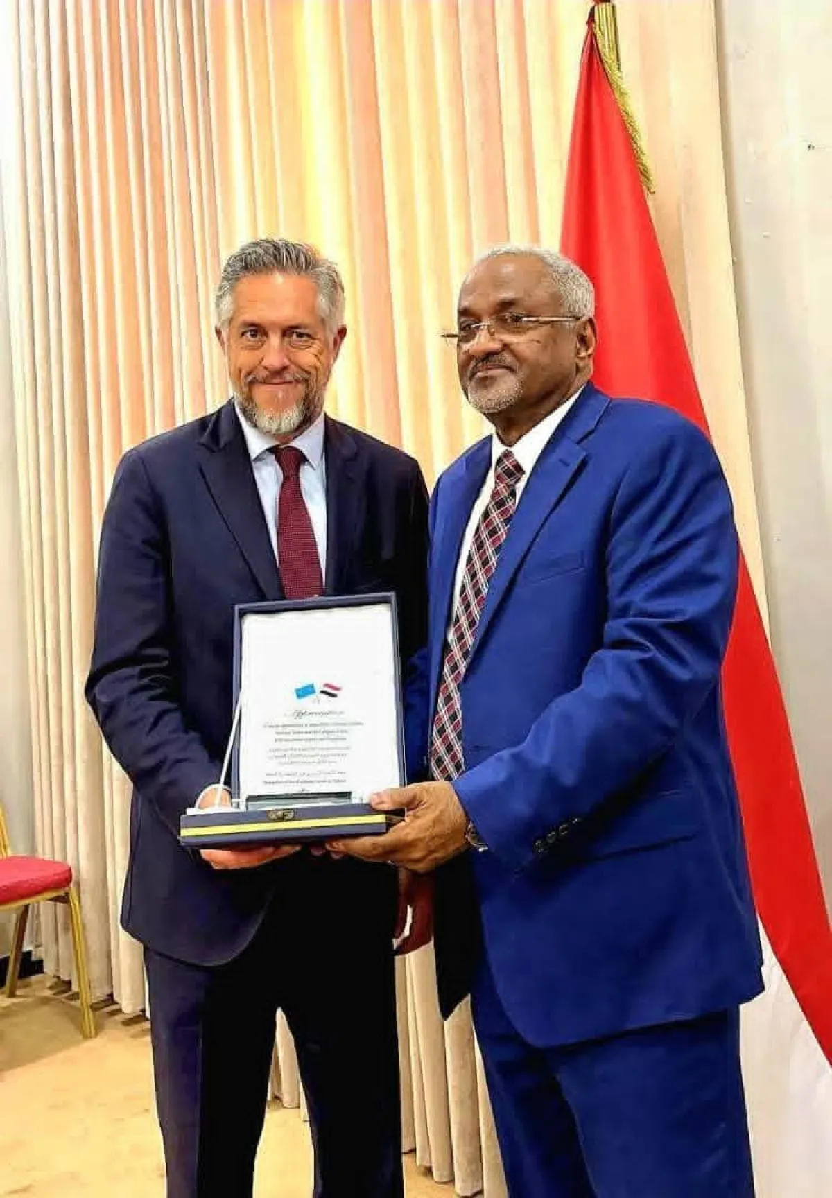 وزير الإدارة المحلية يبحث مع بعثة الاتحاد الأوروبي سبل دعم وتمكين السلطات المحلية في اليمن
