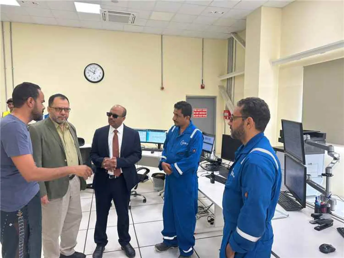 وزيرا الكهرباء والنفط يزوران محطة الرئيس عقب خروج مشبوه للمحطة مرتين خلال ٤ أيام