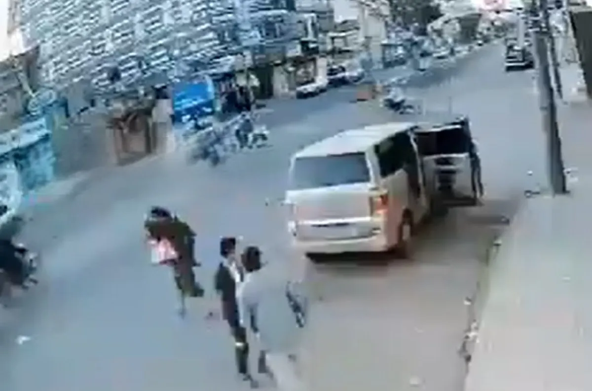 حكم قضائي مخفف بحق حوثي ارتكب القتل العمد في وضح النهار وسط اليمن - [فيديو الجريمة]