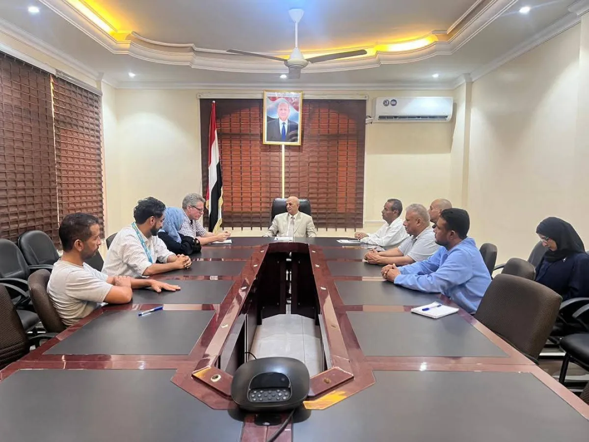 الوزير الشرجبي يناقش مع منظمة يمن آيد التحضيرات لمؤتمر المناخ ويلتقي مسؤول المياه في اليونيسيف