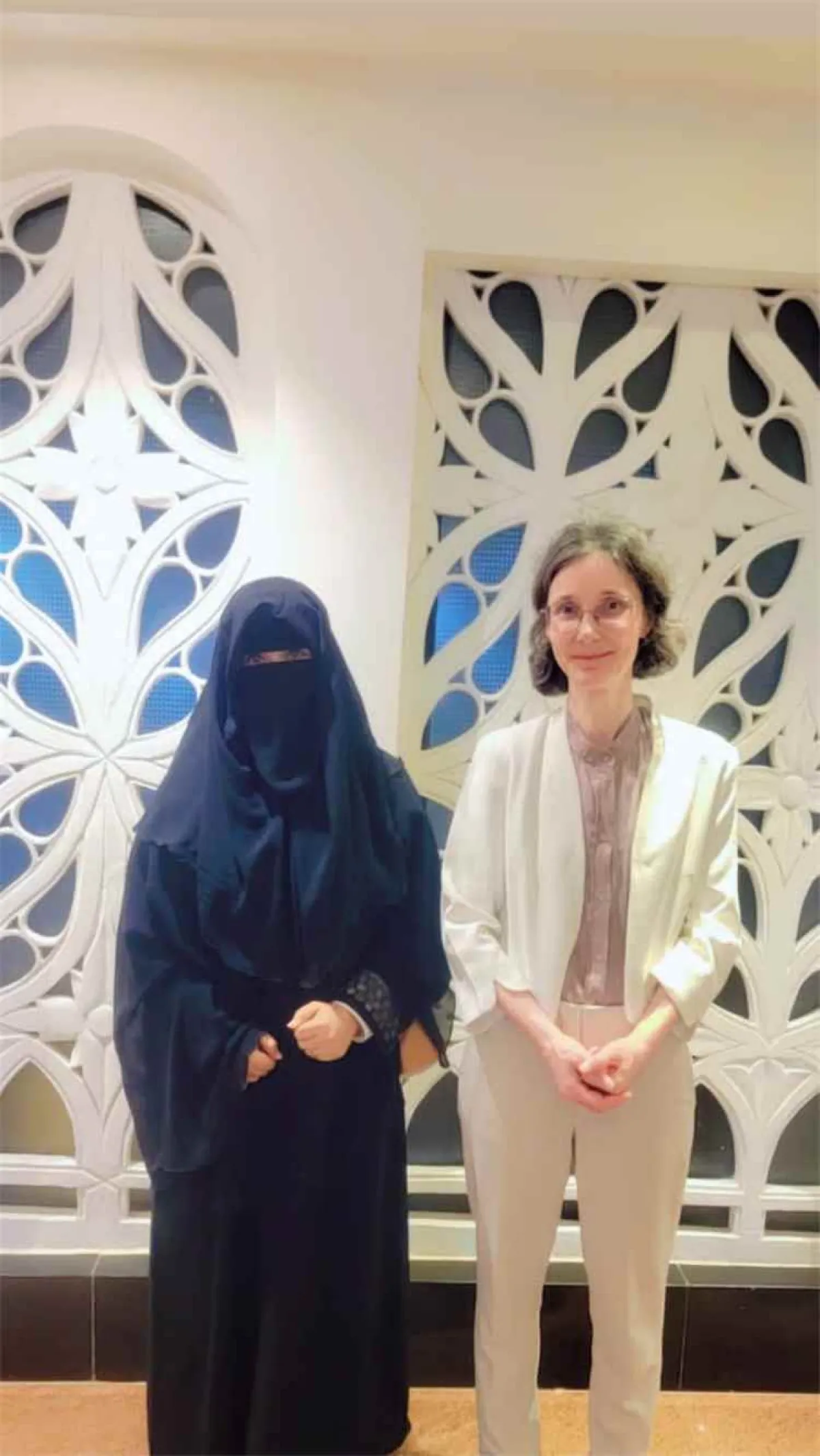 رئيس جمعية الساحل برأس عمران تلتقي بالسفير الفرنسية في اليمن