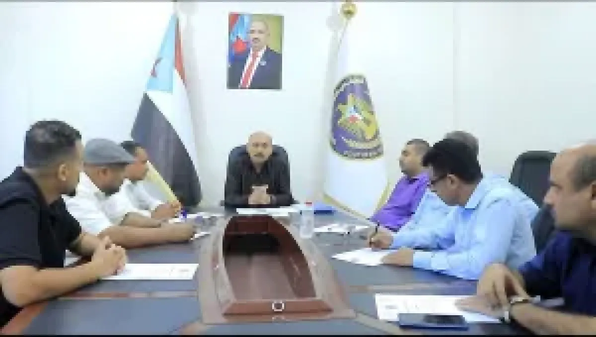 عدن.. النيابة العامة تعيد إصدار أوامر بالقبض القهري على قيادات في الانتقالي
