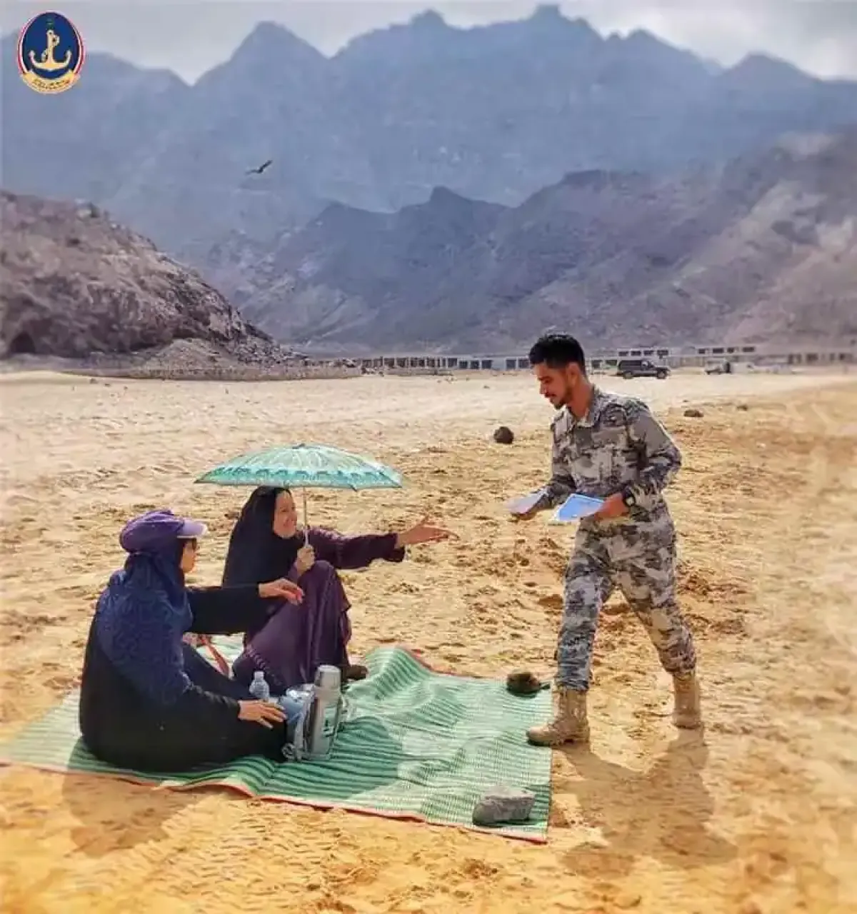 خفر السواحل في عدن ينفذ حملة توعوية لتعزيز السلامة البحرية بالشواطئ