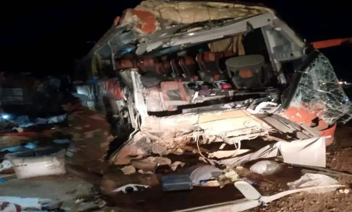 ارتفاع ضحايا حادث العبر – مأرب إلى 6 قتلى و21 مصابًا