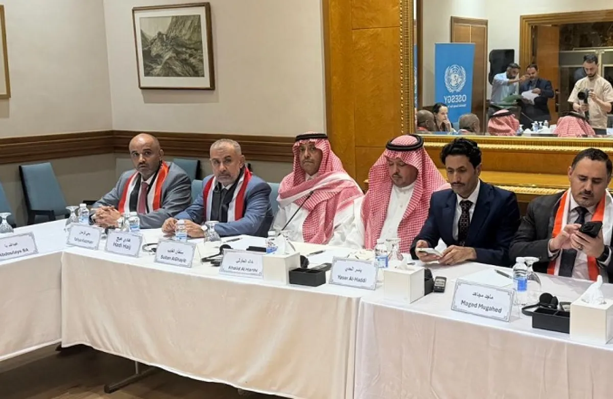 وفد الحكومة اليمنية ينفي صحة القوائم المتداولة للمشمولين بصفقة تبادل المحتجزين