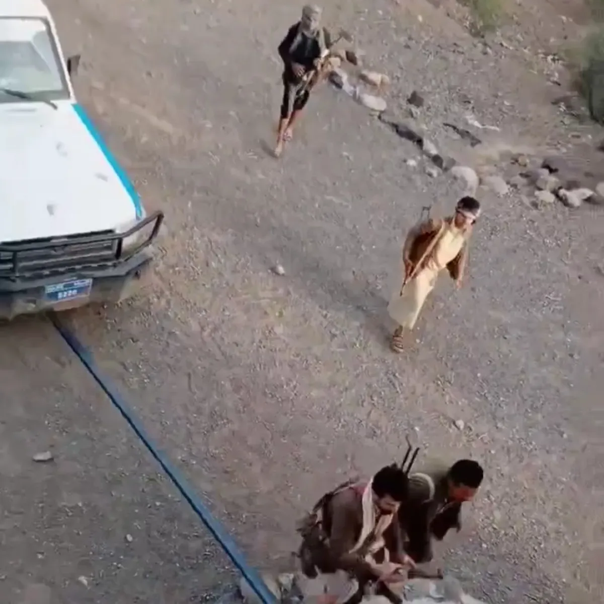 مليشيا الحوثي تقتحم منزل مواطن في عمران وتنهب محتوياته