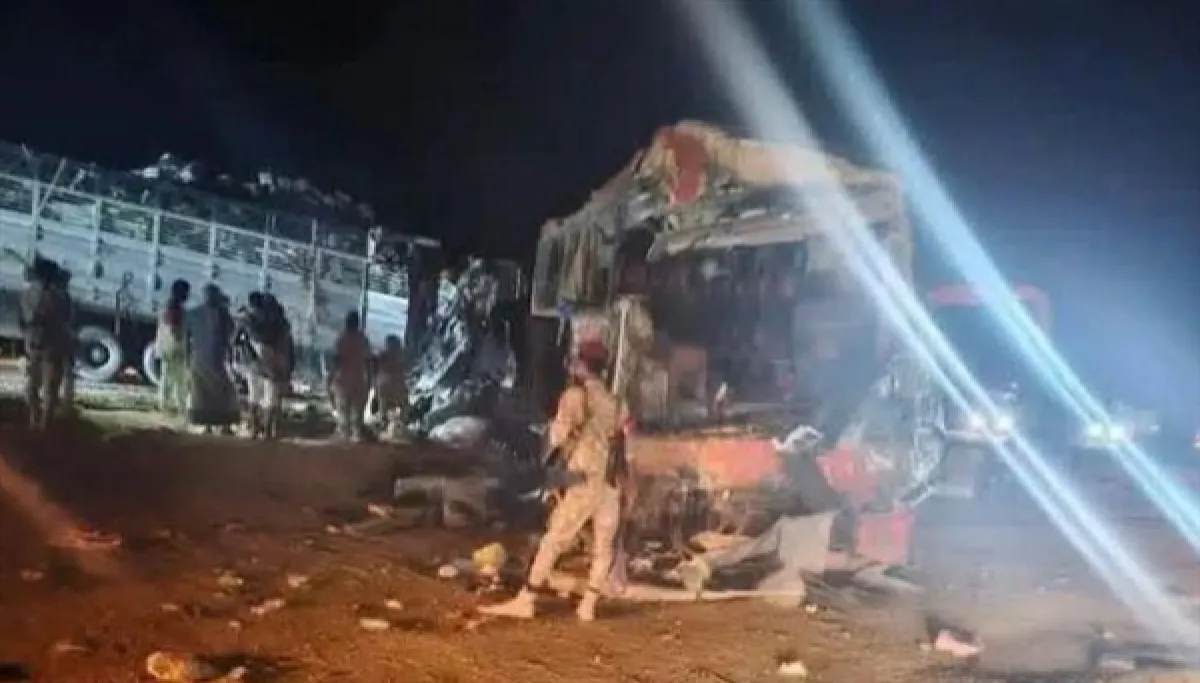 وفاة وإصابة 25 مواطنا جراء حادث تصادم في حضرموت