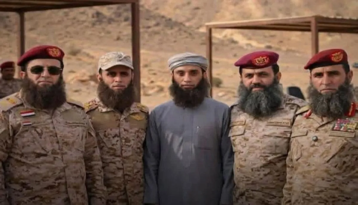 الكثيري يثير الجدل بتحذيرات من “احتلال ناعم” في عدن وتحركات غامضة داخل المدينة