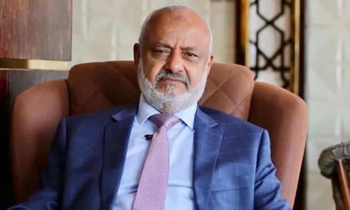 محافظ الحديدة يهنئ 40 خريجاً من كلية الطيران والدفاع الجوي بمأرب