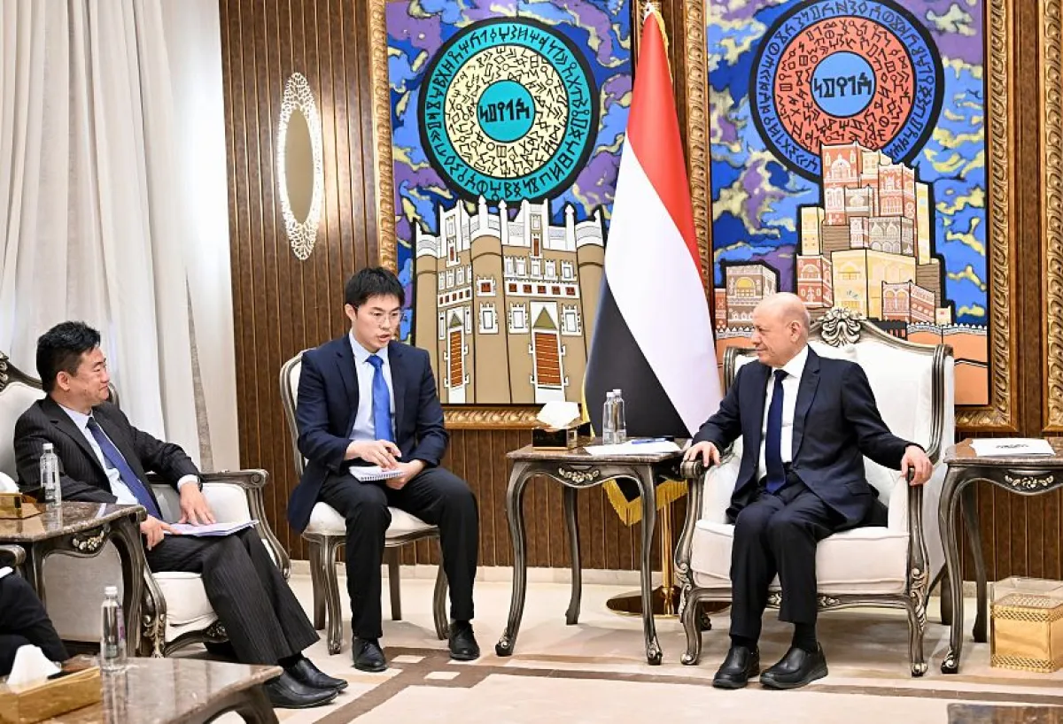 العليمي لبكين: استقرار اليمن مصلحة صينية مباشرة.. ونتطلع لدور أكبر في التعافي وإعادة الإعمار