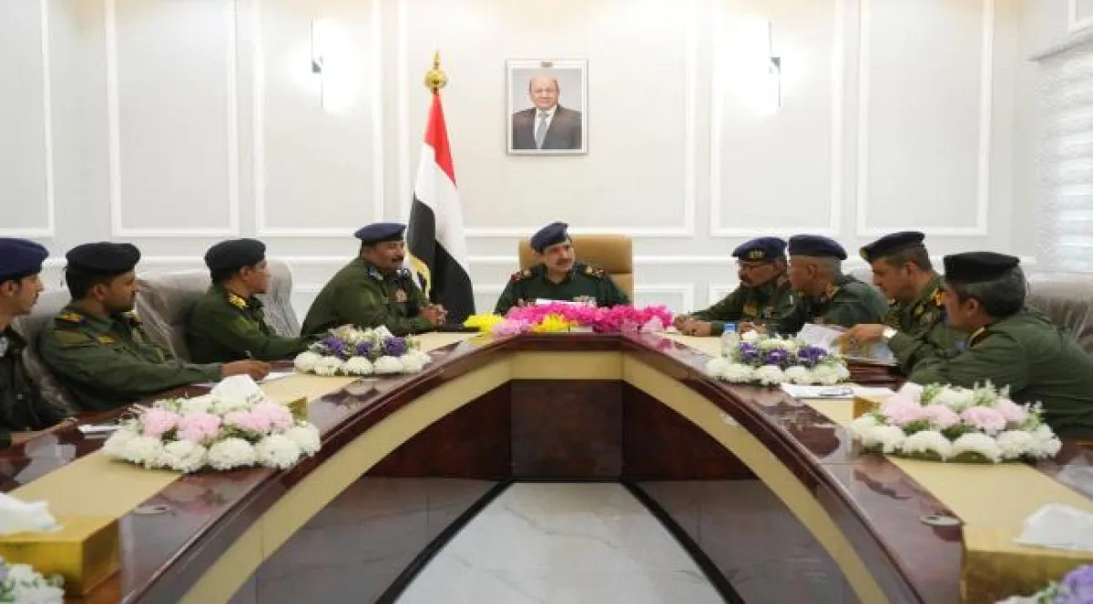 وزير الداخلية يترأس اجتماع المجلس الأعلى للشرطة ويقر الترقيات الدورية لـ91 ألفاً و915 من منتسبي الوزارة