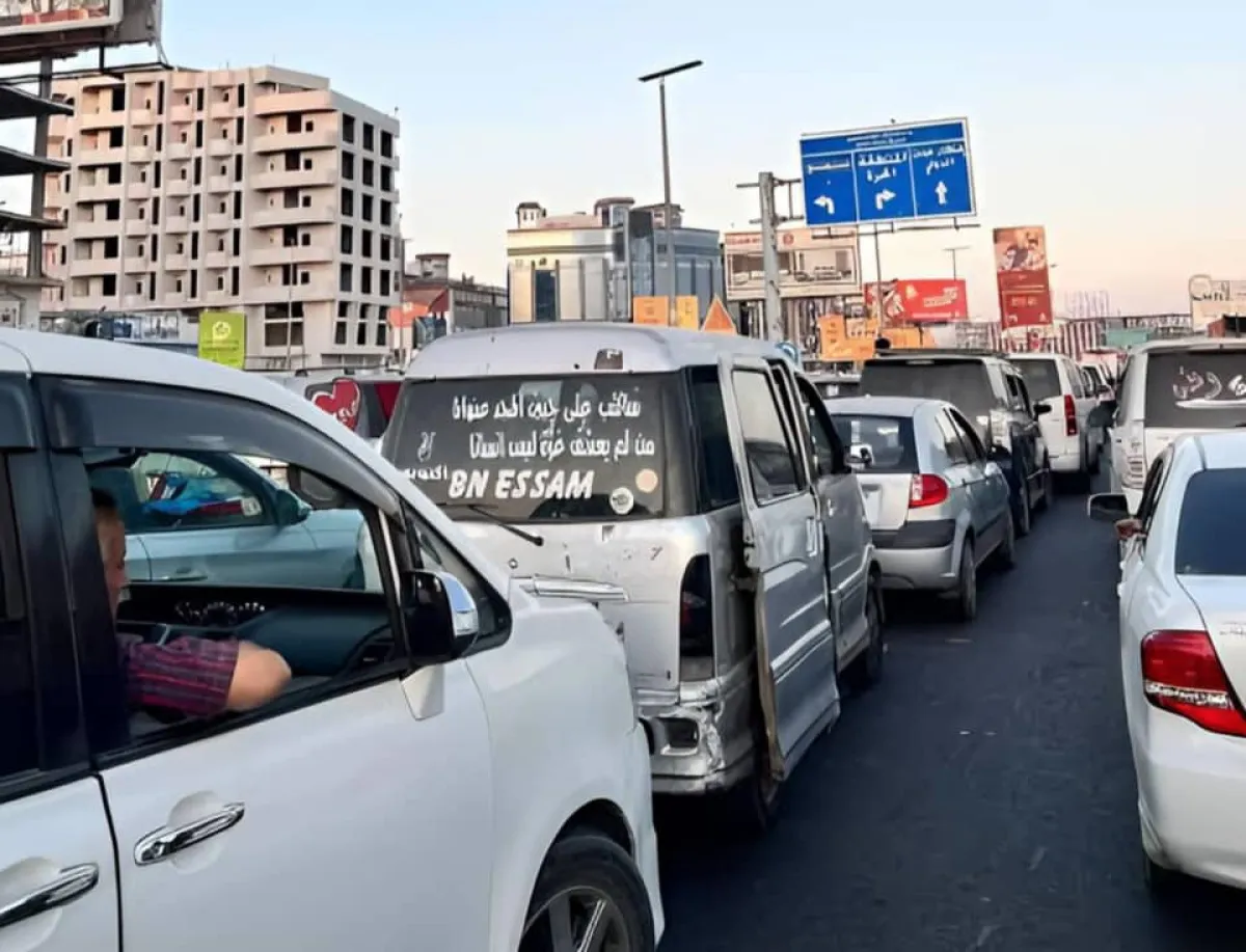 ازدحام غير مسبوق في عدن مع تزايد الإقبال على الأسواق قبل العيد