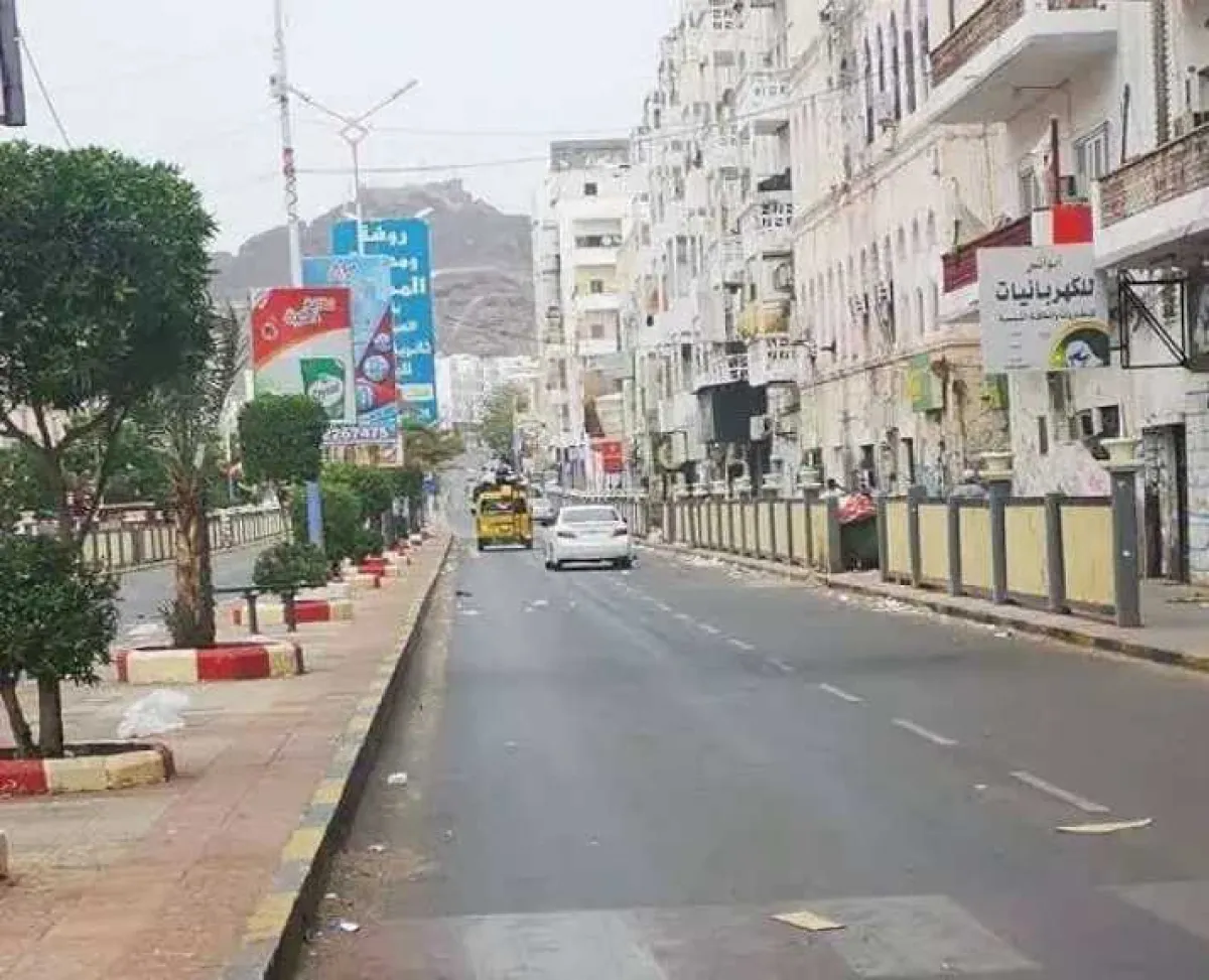 ”عدن تغرق في الظلام.. محطتان فقط تبيعان الديزل والسعر يقفز إلى 36 ألف!”