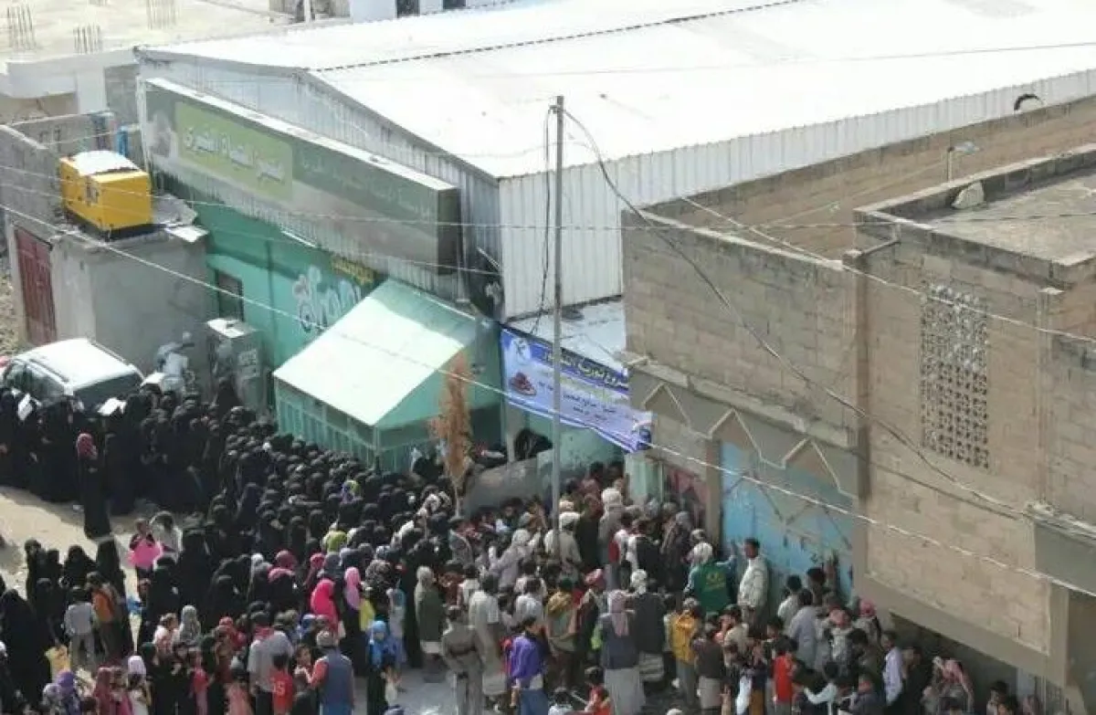 توقف دعم مخبز خيري في إب بعد ضغوط حوثية وحرمان مئات الأسر من الخبز المجاني