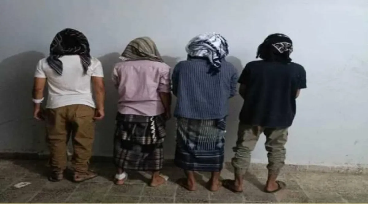 أمن خنفر يضبط المتهمين بأحداث سوق جعار في عملية أمنية ناجحة بزنجبار