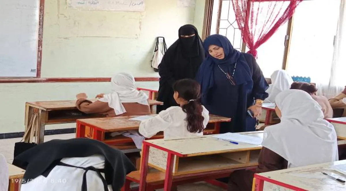 حياة عبده عبدالله تواصل نزولاتها الميدانية وتتفقد سير الاختبارات بمدرسة العبادي
