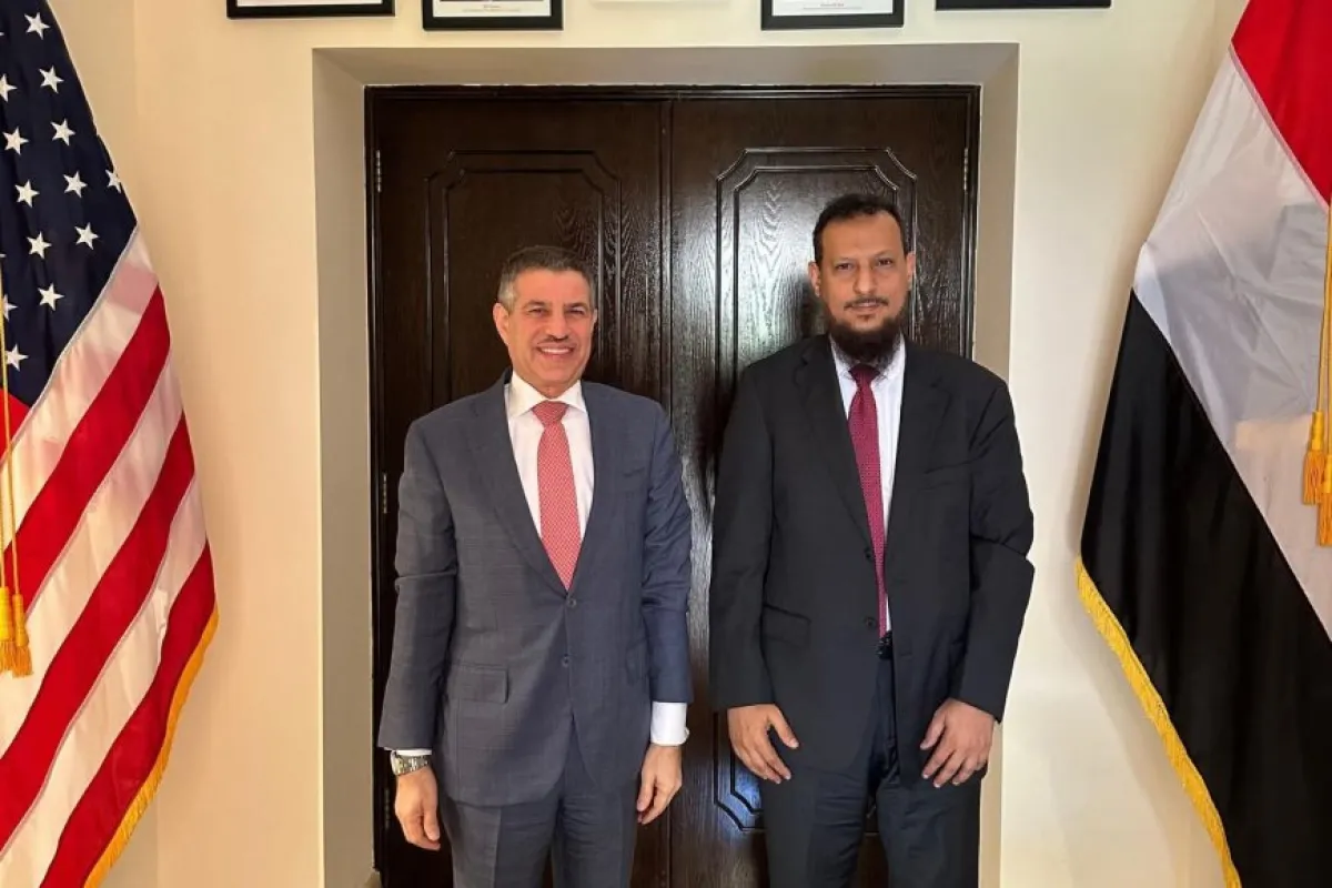 محافظ العاصمة عدن والسفير الأمريكي يبحثان تعزيز التعاون في التدريب وبناء القدرات