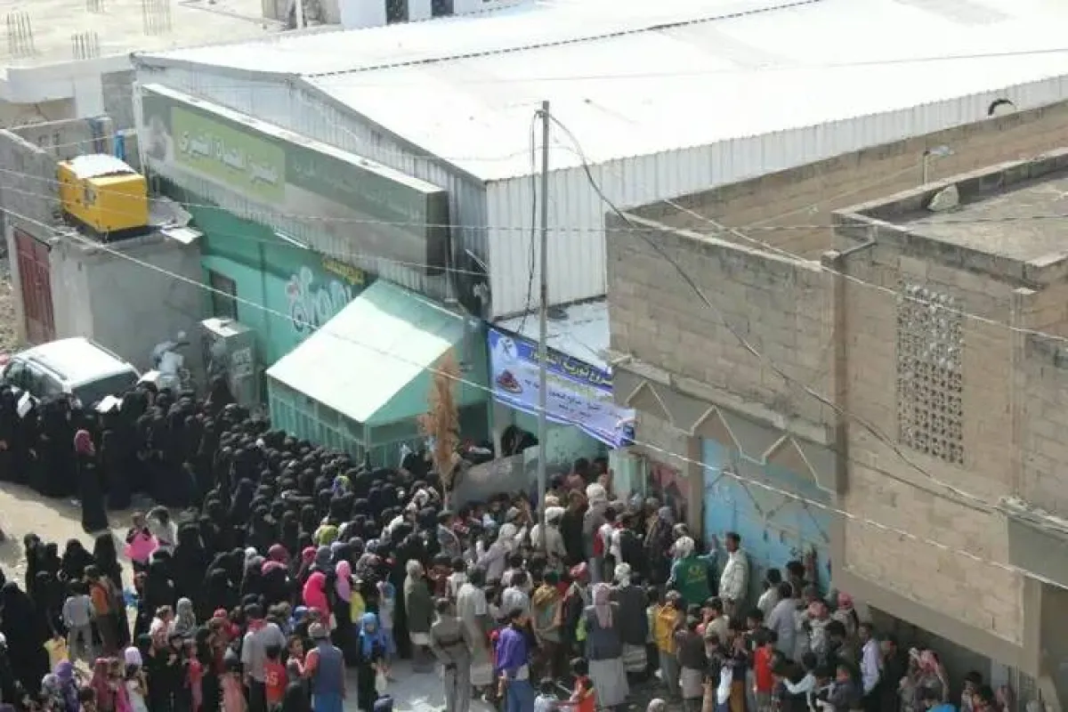 القيود الحوثية على التجار توقف تمويل مخبز خيري في إب