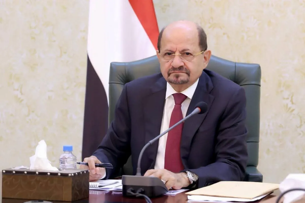 الزنداني: قرارات حكومية لمعالجة ملفات متعثرة منذ سنوات وتحرير الدولار الجمركي ضمن إصلاحات شاملة