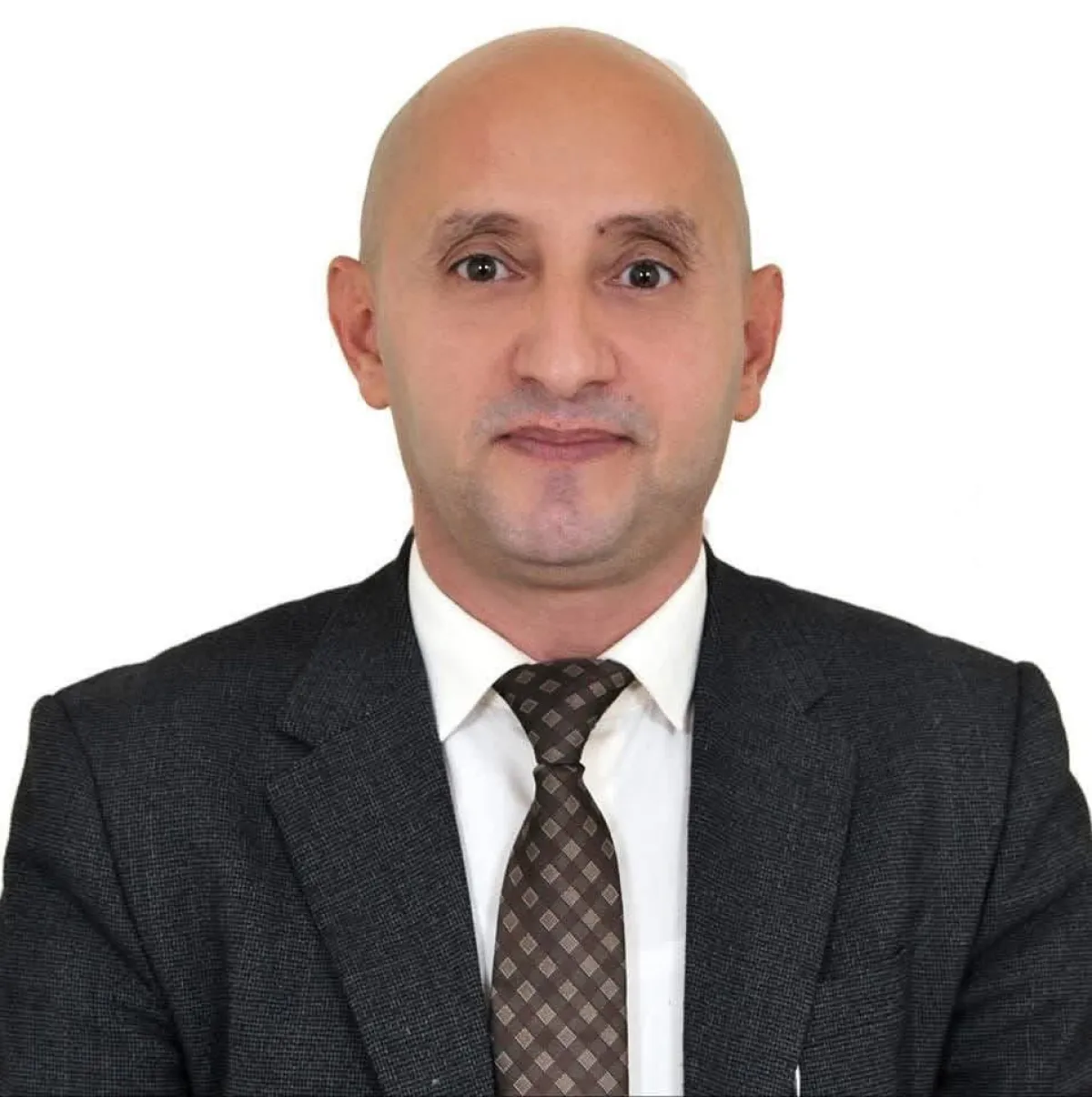 نجل الإعلامي أحمد المكش يوجه نداءً عاجلاً لكشف مصير والده المختطف لدى الحوثيين