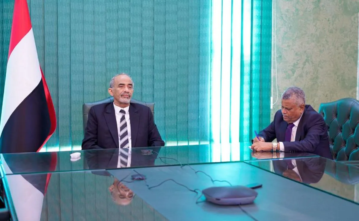 الفريق الصبيحي يشيد بالدور البريطاني الداعم لليمن