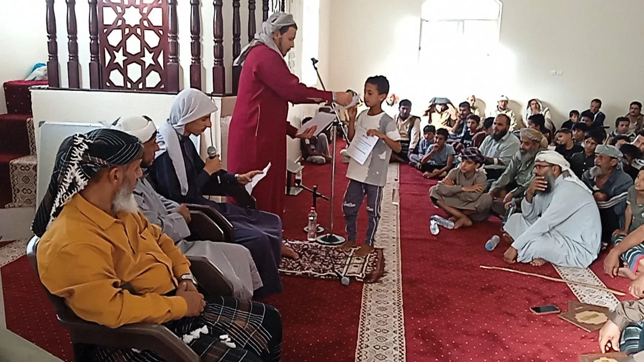 منطقة حُمّه بيافع سرار تُكرّم معلمي وطلاب دورة تحفيظ القرآن الكريم