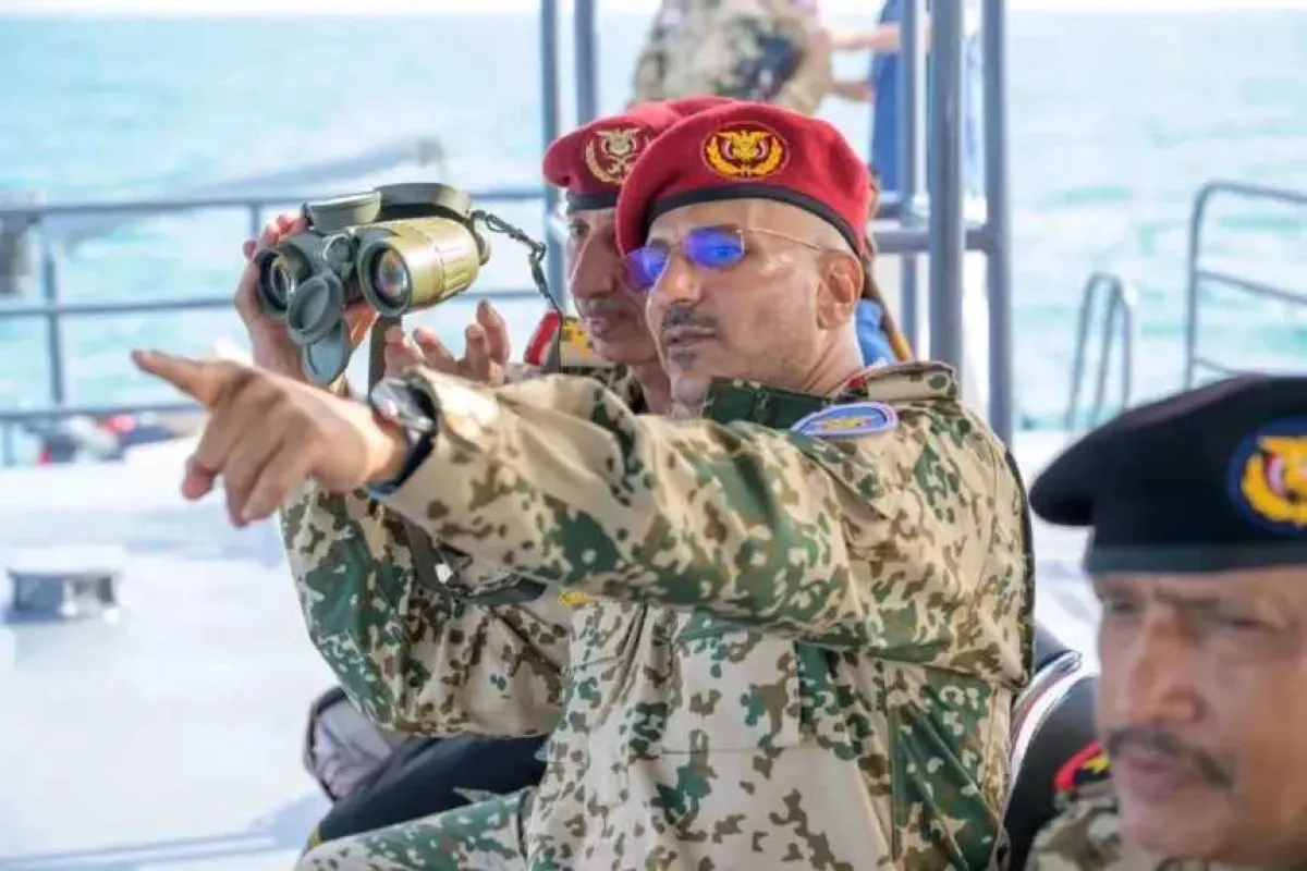 ”في ظهور عسكري بارز.. طارق صالح يدشن تشكيلاً بحرياً جديداً في باب المندب... ما دلالات الرتبة العسكرية؟ وهل هناك حرب قادمة؟”