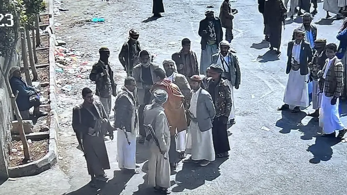 مسلحون يغلقون مصنع مياه شملان في صنعاء ويمنعون خروج شاحنات التوزيع