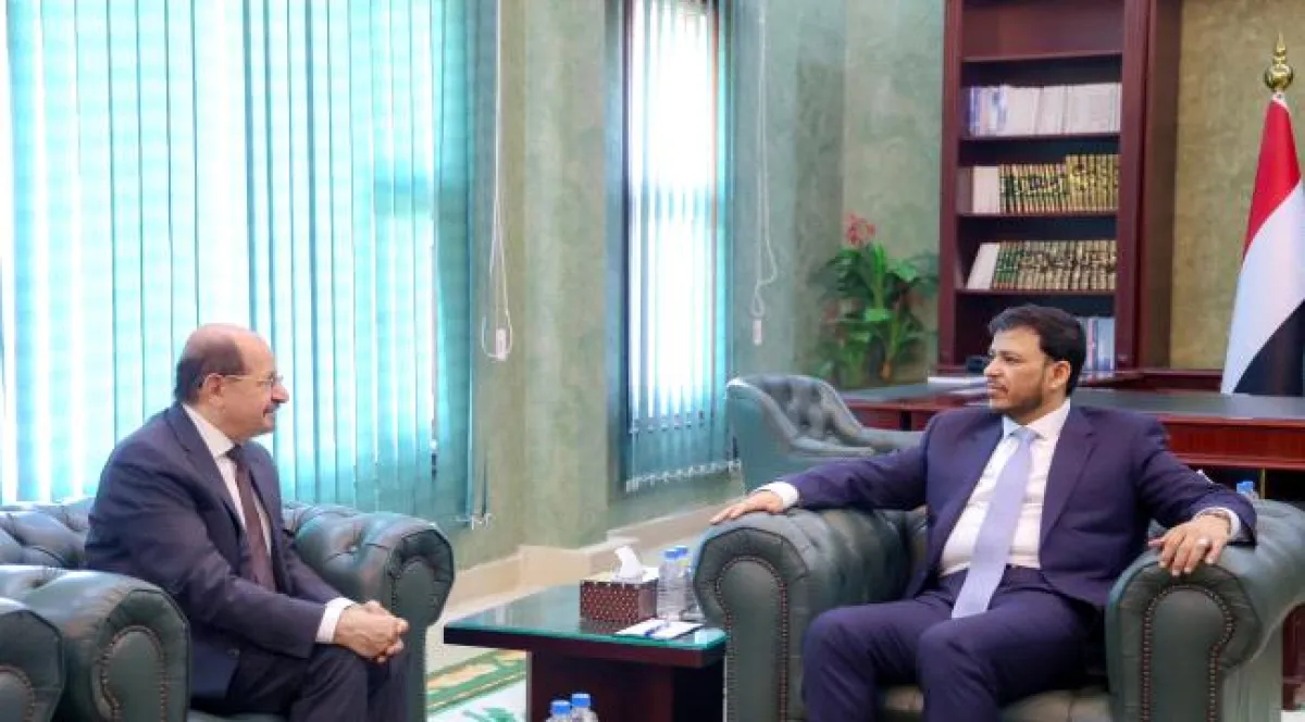 "العليمي" يلتقي "الزنداني" ويشيد بجهود الحكومة في مسار الإصلاحات الاقتصادية والإدارية